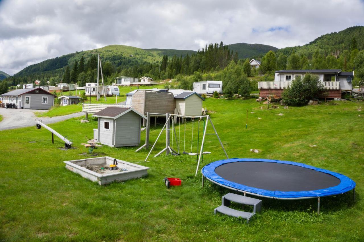Hôtel Smordal Hytteutleie Og Camping à Nordfjordeid Extérieur photo
